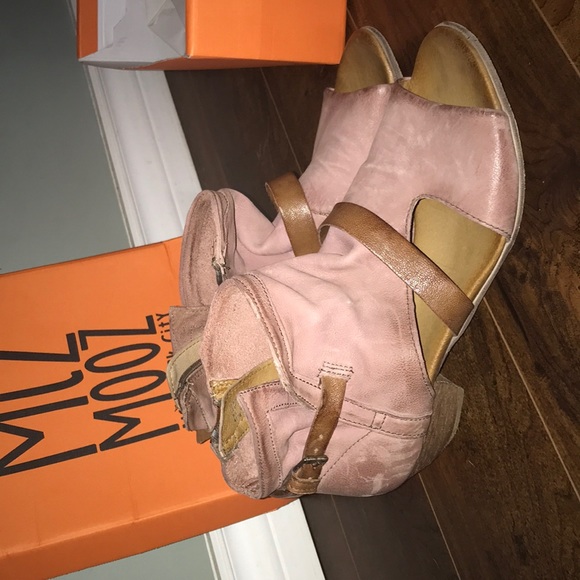 Miz Mooz - Picture 2 of 3